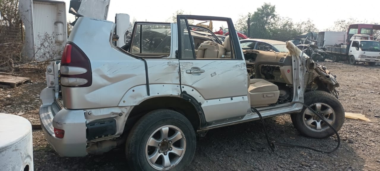  Toyota LAND CRUISSER 2005    EN DESARME